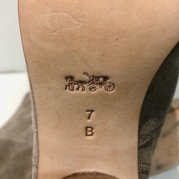 Coach: Women’s Suede Heeled Calf Boot Size: 7 - Picture 9 of 9